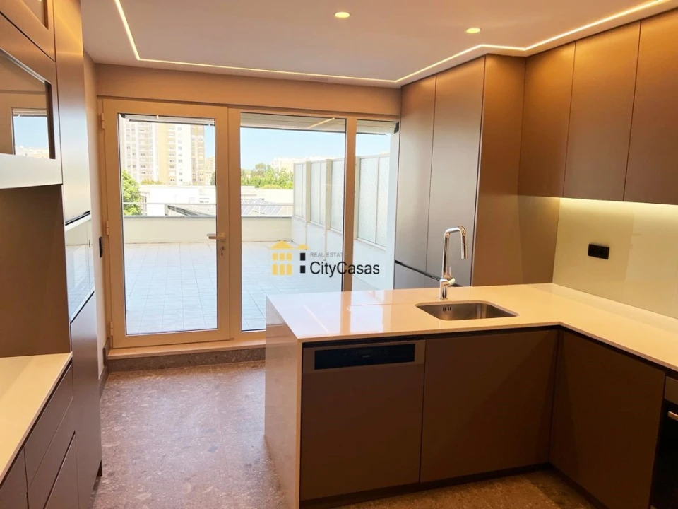 Apartamento T4 para Venda em Ramalde Foto 1