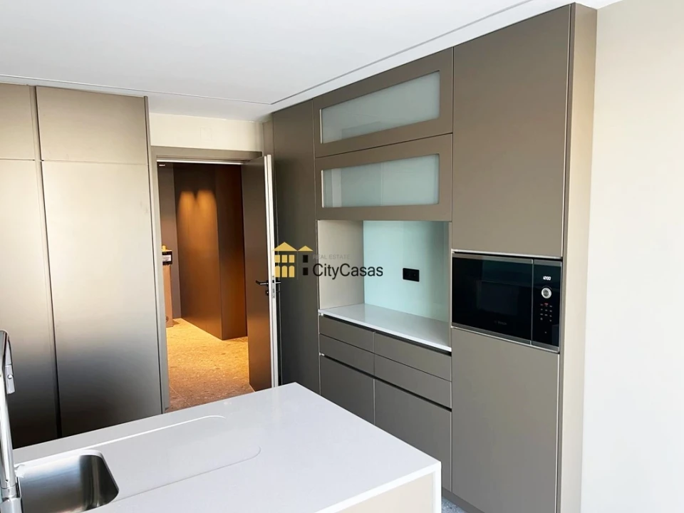 Apartamento T4 para Venda em Ramalde Foto 3