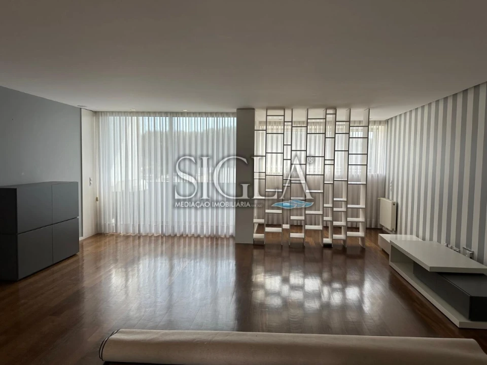 Apartamento T3 para Arrendamento em Arcozelo Foto 1