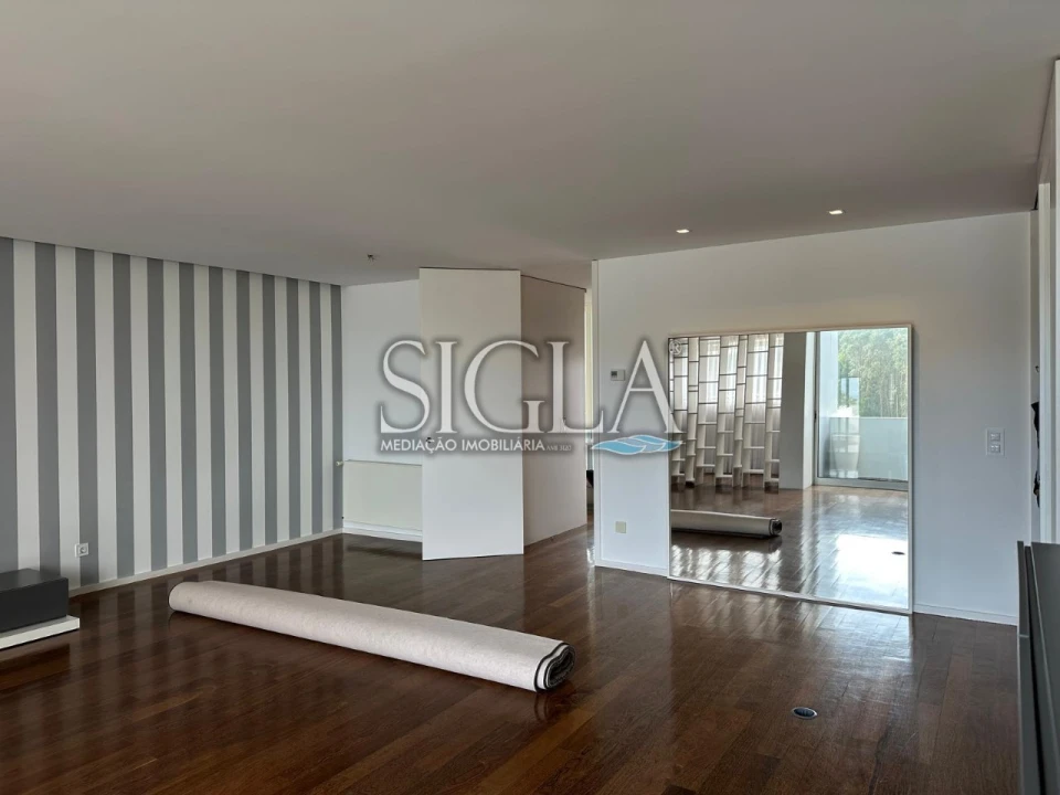 Apartamento T3 para Arrendamento em Arcozelo Foto 2