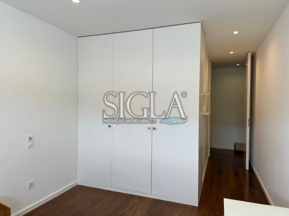 Apartamento T3 para Arrendamento em Arcozelo Foto 11