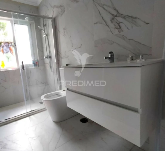 Apartamento T2 para Venda em Alfragide Foto 7