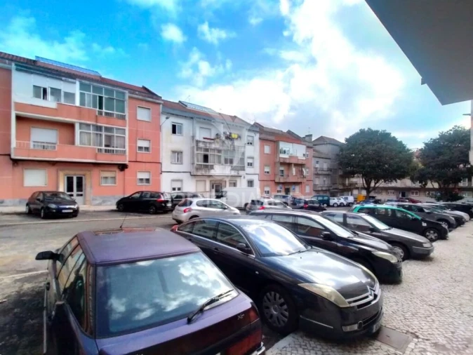 Apartamento T2 para Venda em Alfragide Foto 18