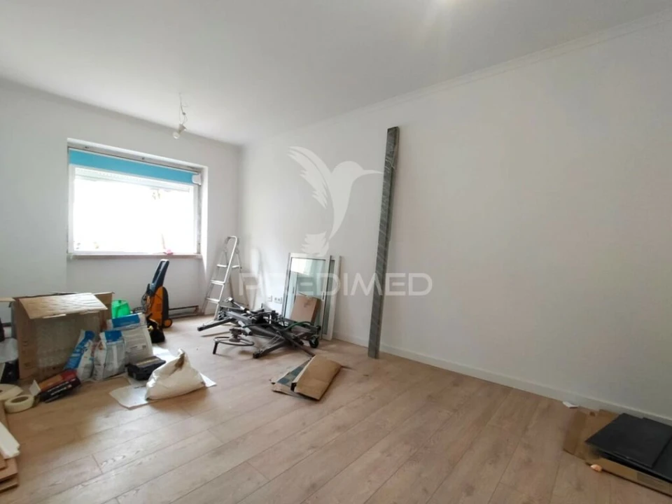 Apartamento T2 para Venda em Alfragide Foto 6