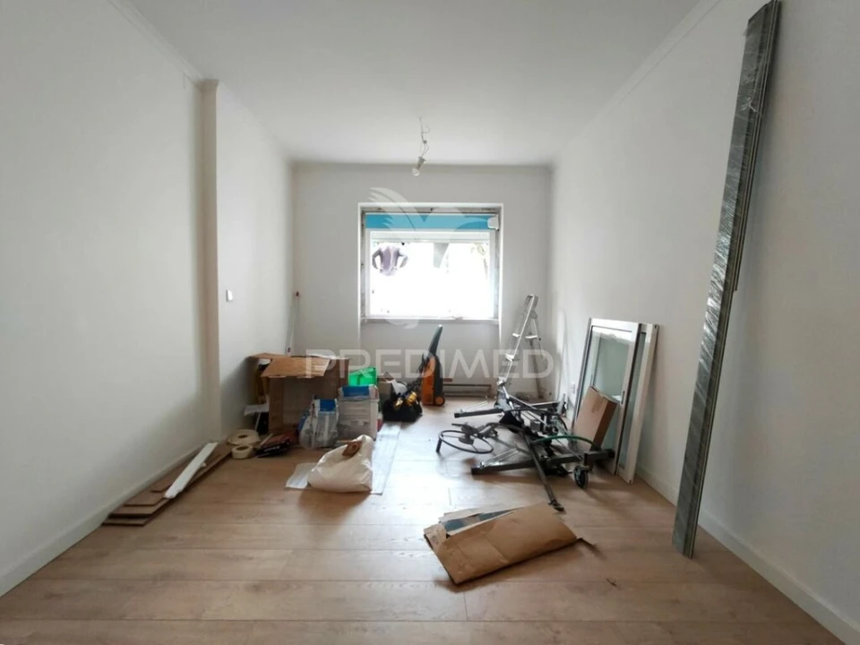 Apartamento T2 para Venda em Alfragide Foto 5
