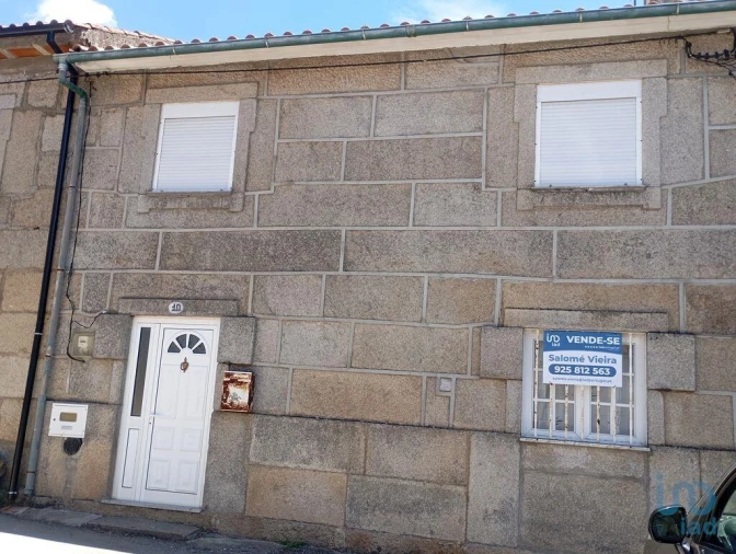 Moradia T4 para Venda em Lagoaça e Fornos Foto 1