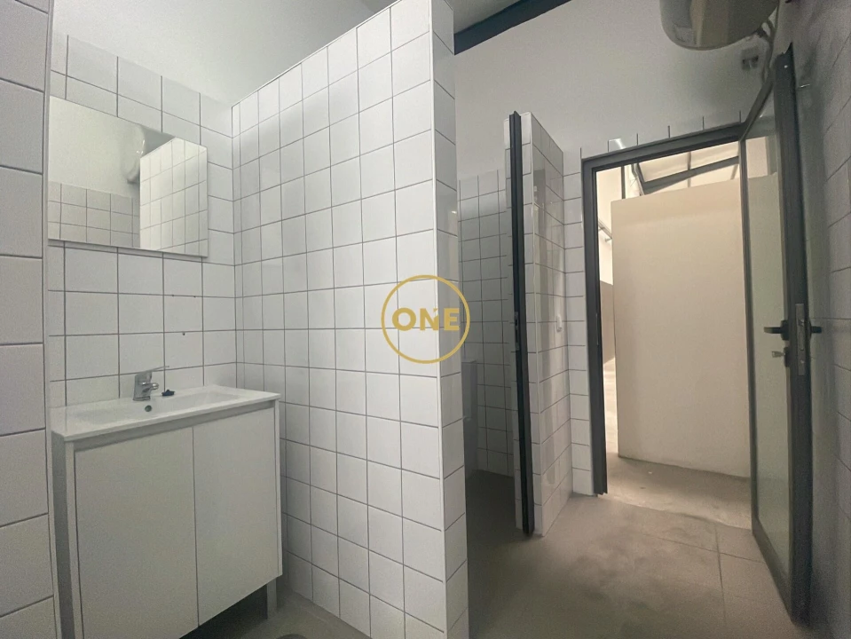 Armazém para Venda em Grijó e Sermonde Foto 24