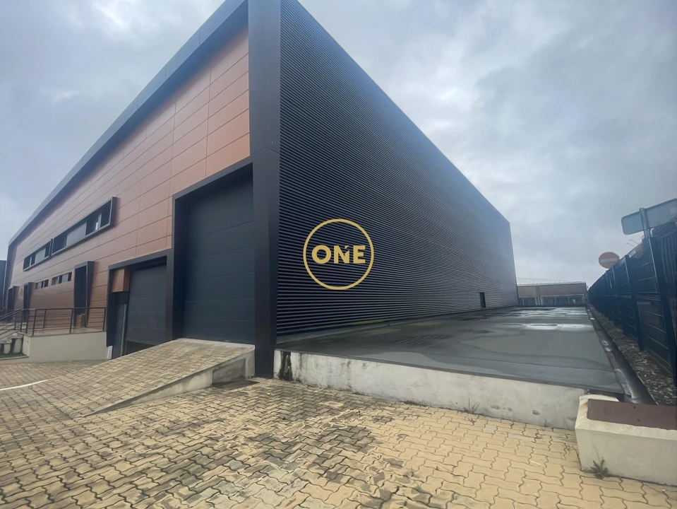 Armazém para Venda em Grijó e Sermonde Foto 1