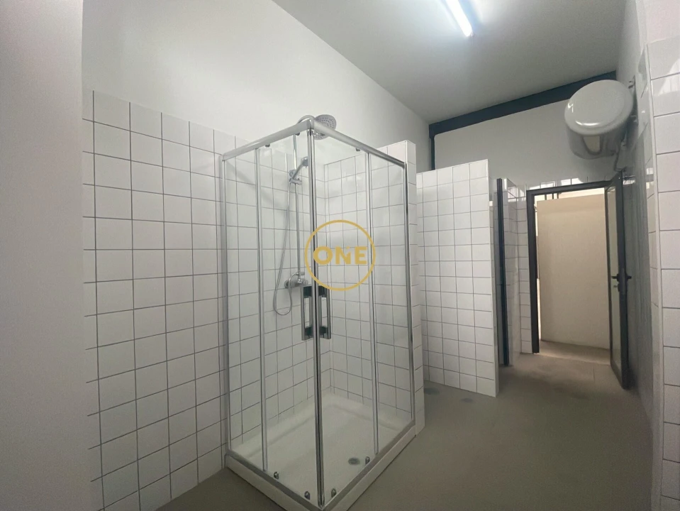 Armazém para Venda em Grijó e Sermonde Foto 23