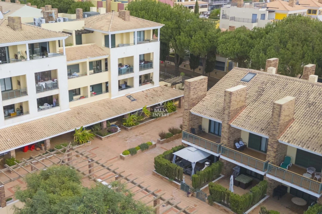 Apartamento T4 para Venda em Quarteira Foto 37