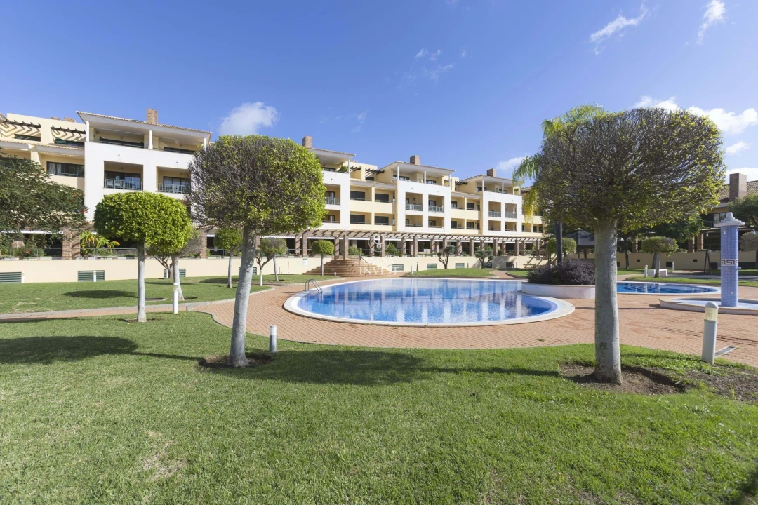 Apartamento T4 para Venda em Quarteira Foto 40