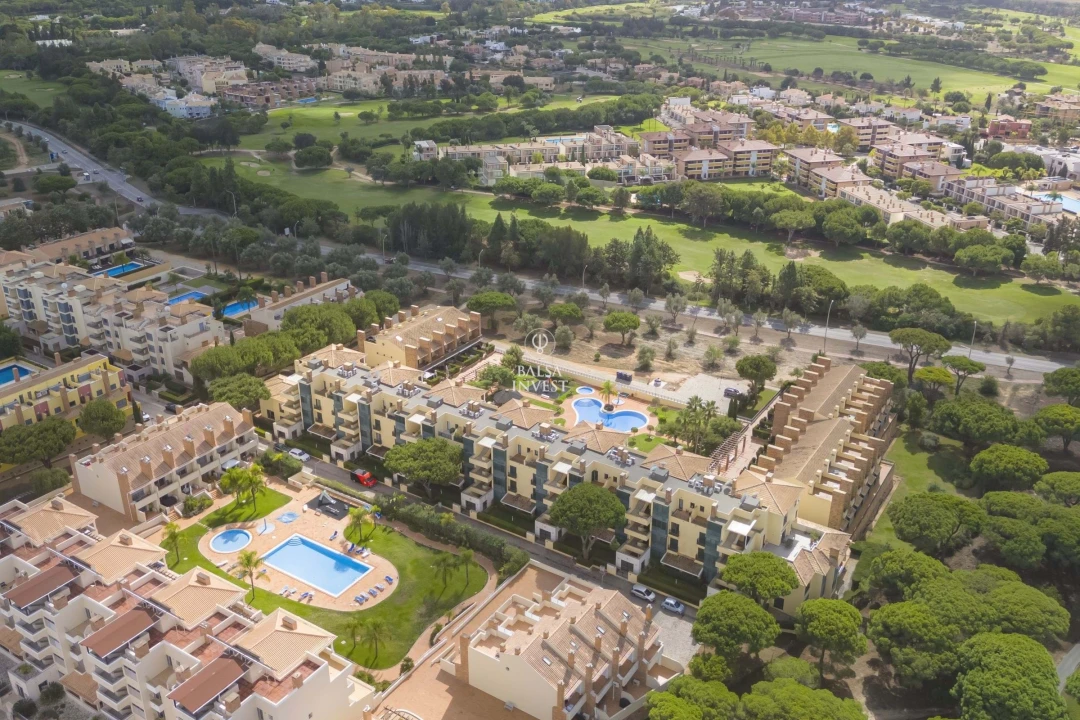 Apartamento T4 para Venda em Quarteira Foto 47