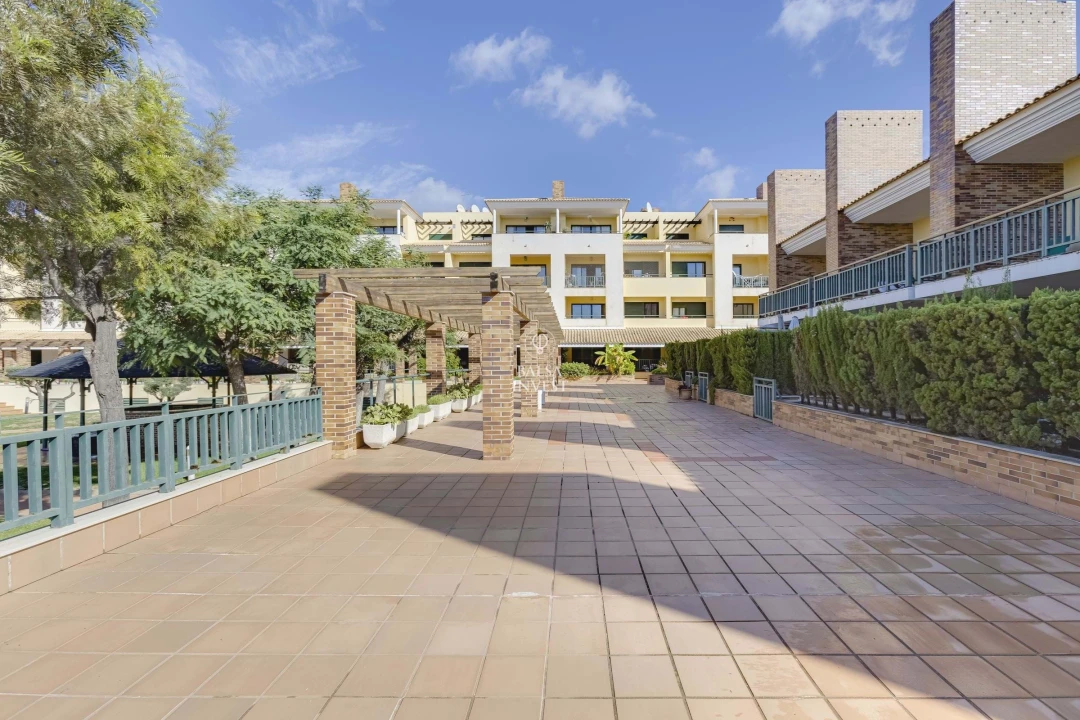 Apartamento T4 para Venda em Quarteira Foto 41