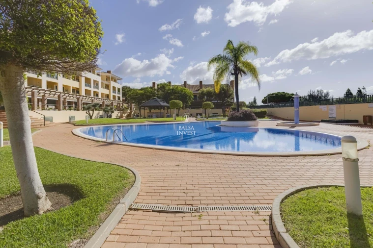 Apartamento T4 para Venda em Quarteira Foto 7