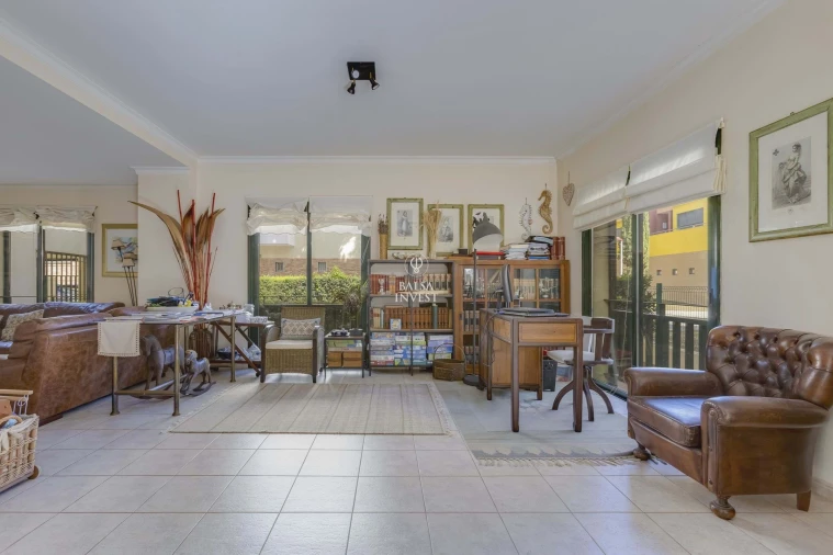 Apartamento T4 para Venda em Quarteira Foto 13