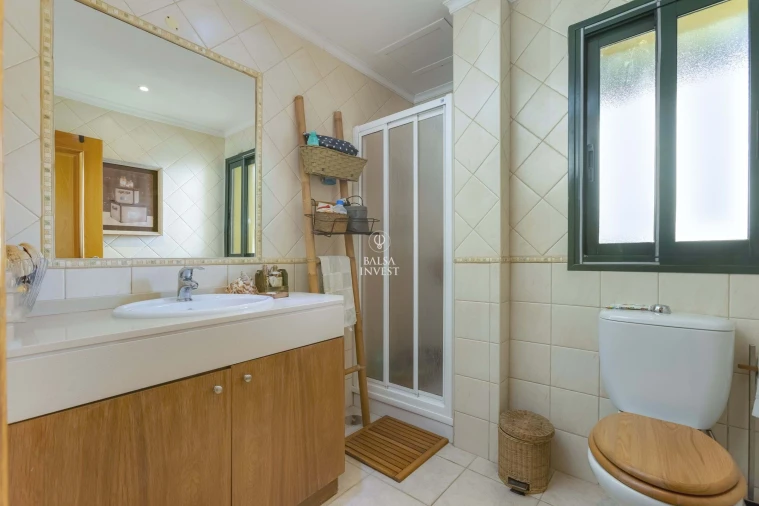 Apartamento T4 para Venda em Quarteira Foto 28