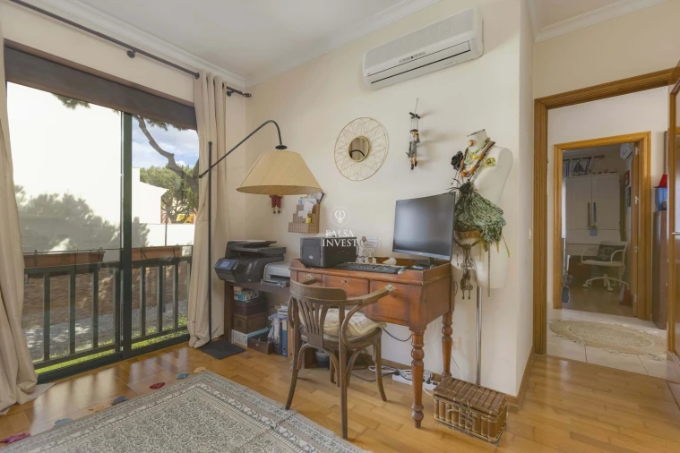 Apartamento T4 para Venda em Quarteira Foto 33