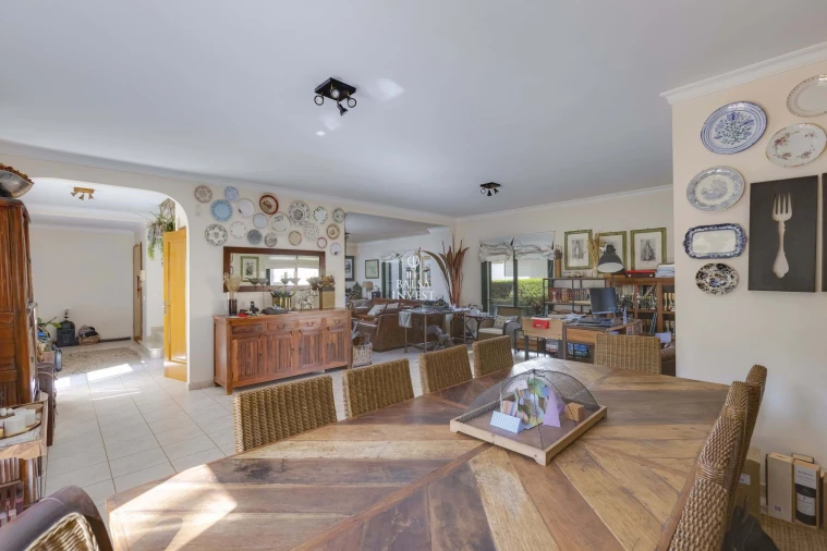 Apartamento T4 para Venda em Quarteira Foto 11