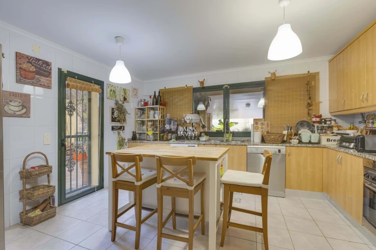 Apartamento T4 para Venda em Quarteira Foto 16