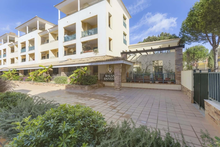 Apartamento T4 para Venda em Quarteira Foto 4