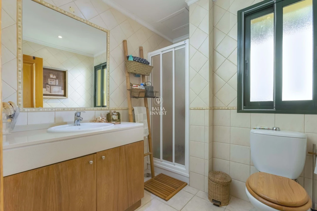 Apartamento T4 para Venda em Quarteira Foto 28