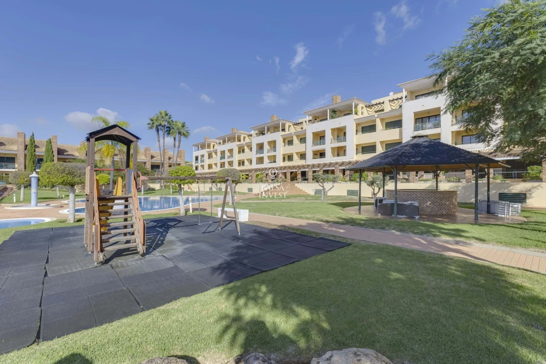 Apartamento T4 para Venda em Quarteira Foto 8