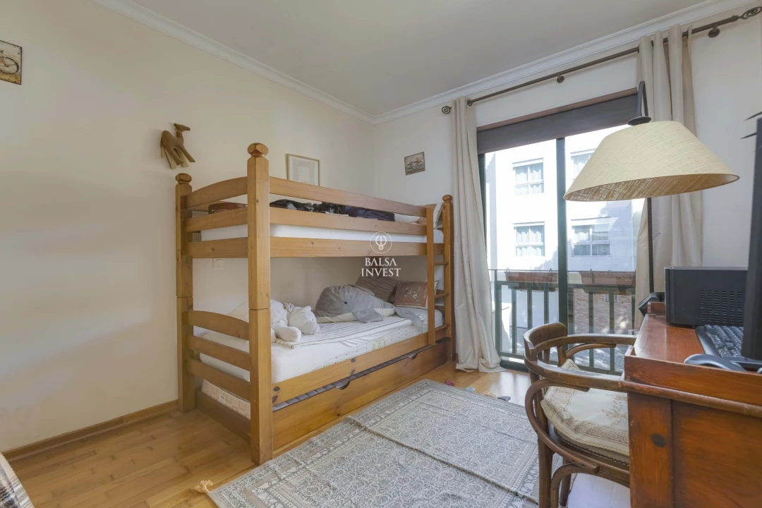 Apartamento T4 para Venda em Quarteira Foto 32