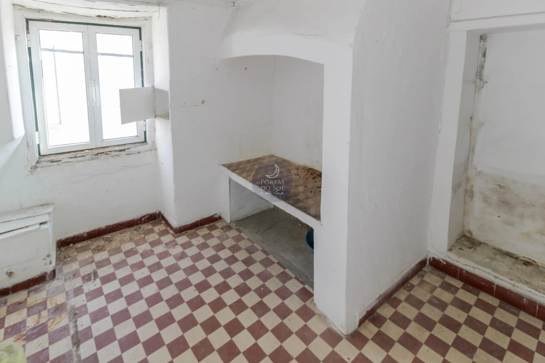 Prédio para Venda em Marvila, Ribeira Santarém, São Salvador, São Nicolau Foto 1