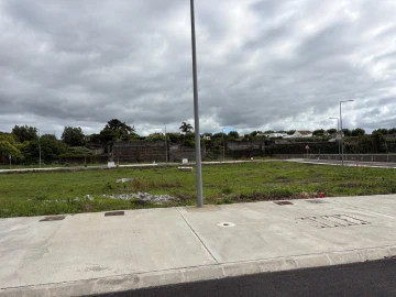 Terreno para Venda em Fajã de Baixo