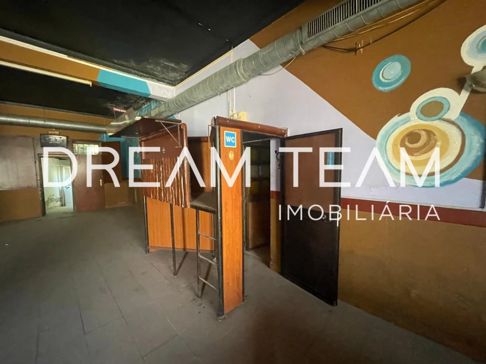 Prédio para Venda em Pias Foto 13