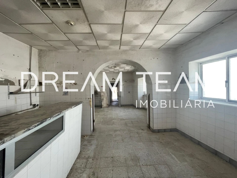 Prédio para Venda em Pias Foto 17