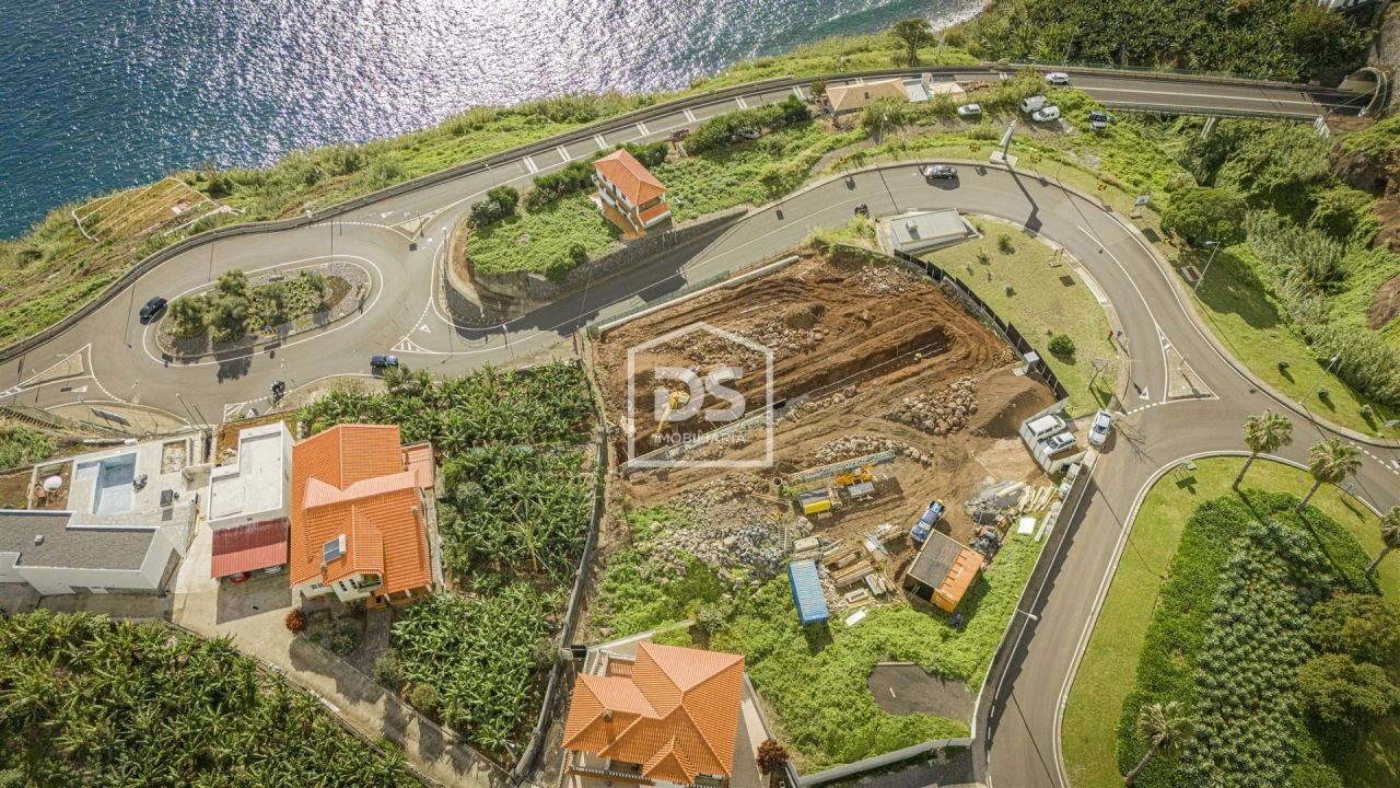 Moradia T3 para Venda em Arco da Calheta Foto 2