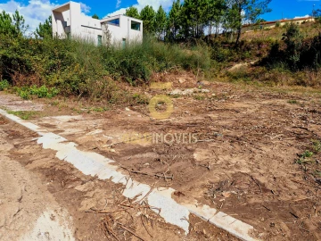 Terreno para Venda em Pinheiro da Bemposta, Travanca e Palmaz