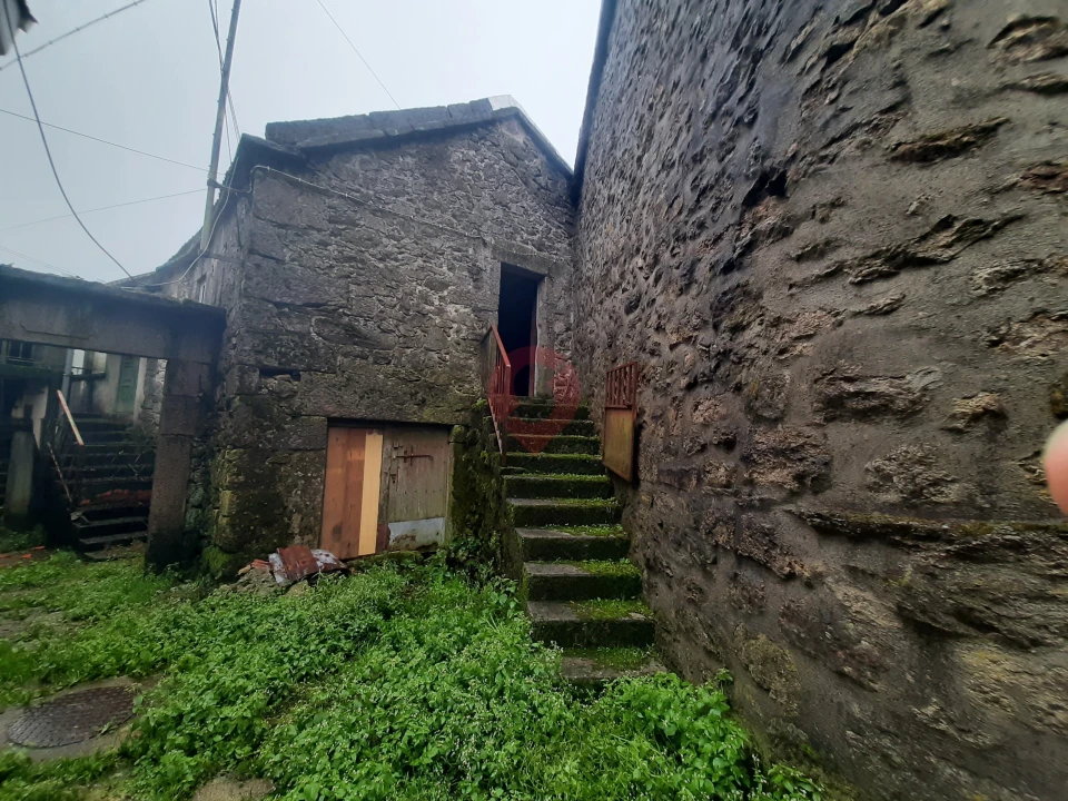 Moradia T3 para Venda em Castro Laboreiro e Lamas de Mouro Foto 2