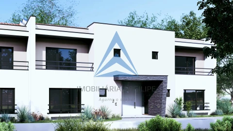 Moradia T4 para Venda em Parceiros e Azoia