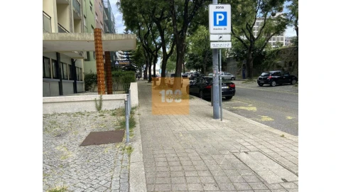 Negócio para Venda em Lordelo do Ouro e Massarelos
