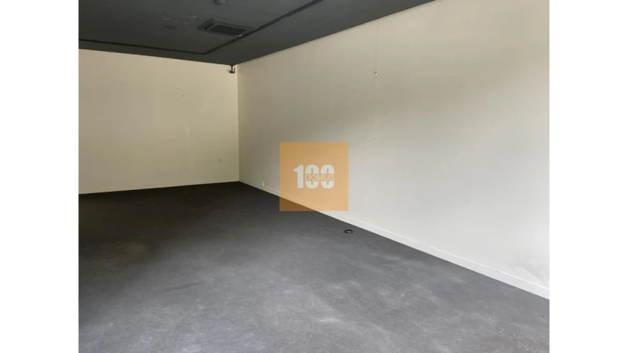 Negócio para Venda em Lordelo do Ouro e Massarelos Foto 5