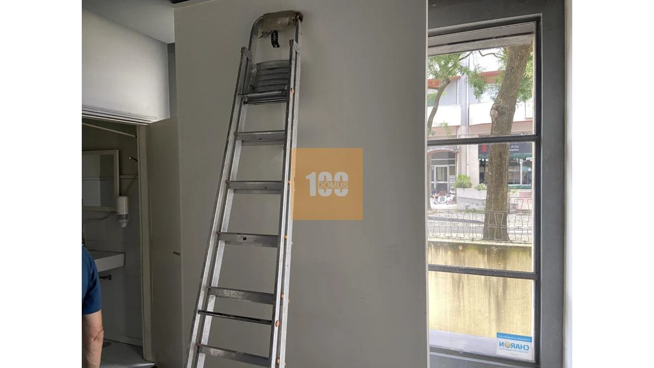Negócio para Venda em Lordelo do Ouro e Massarelos Foto 17