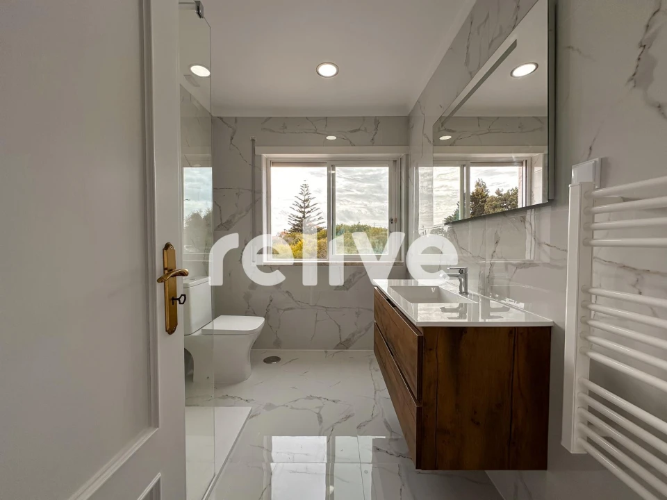 Apartamento T1 para Venda em Caparica e Trafaria Foto 10