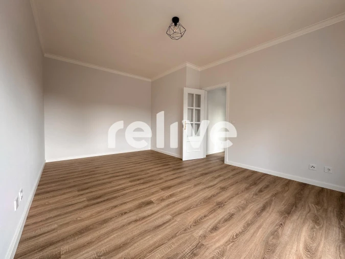 Apartamento T1 para Venda em Caparica e Trafaria Foto 2