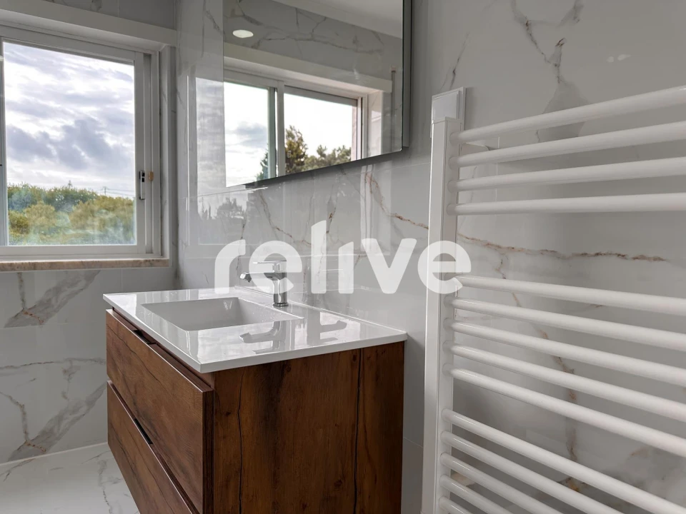Apartamento T1 para Venda em Caparica e Trafaria Foto 13