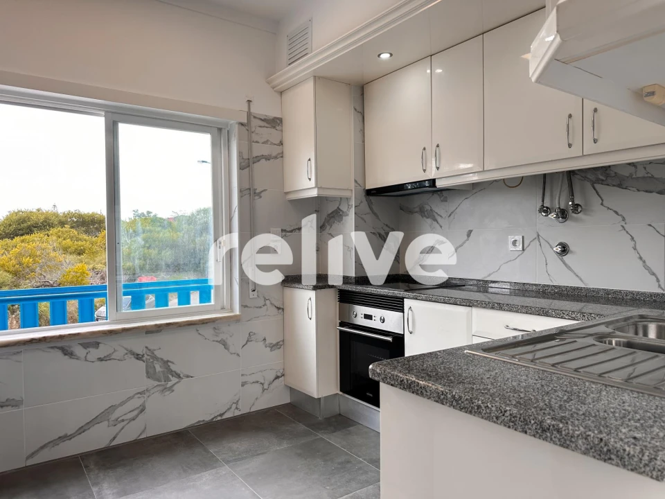 Apartamento T1 para Venda em Caparica e Trafaria Foto 6