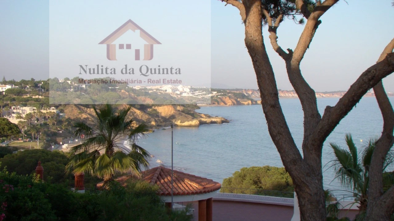 Moradia T3 para Venda em Albufeira e Olhos de Água Foto 1