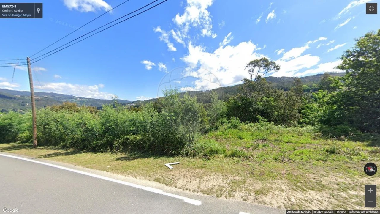 Terreno para Venda em Cedrim e Paradela Foto 1