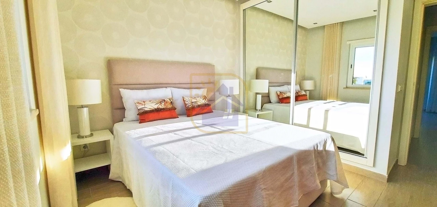 Apartamento T2 para Venda em Portimão Foto 6