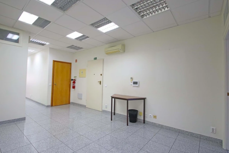 Escritório para Venda em Faro (Sé e São Pedro) Foto 8