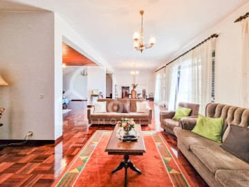 Moradia T5 para Venda em Monte