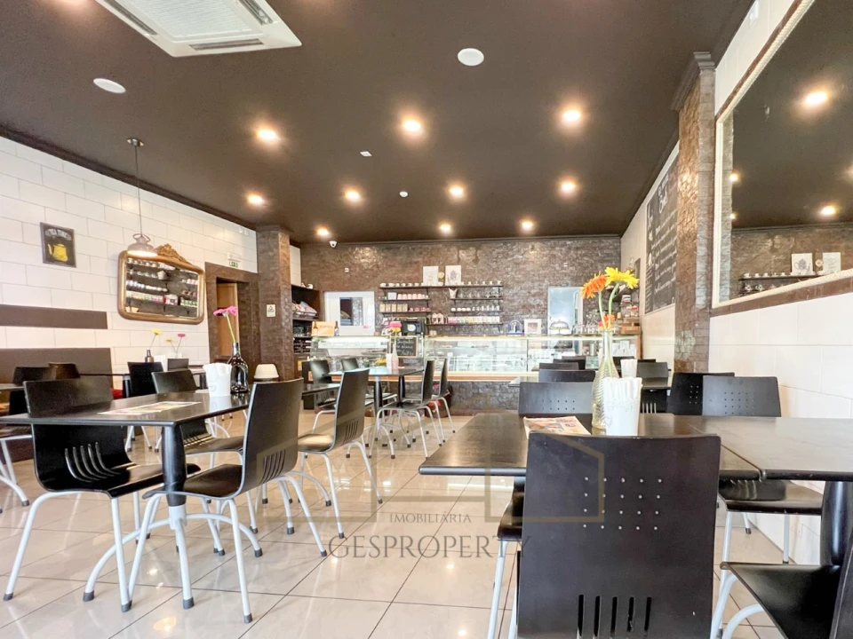 Loja para Venda em Charneca de Caparica e Sobreda Foto 1