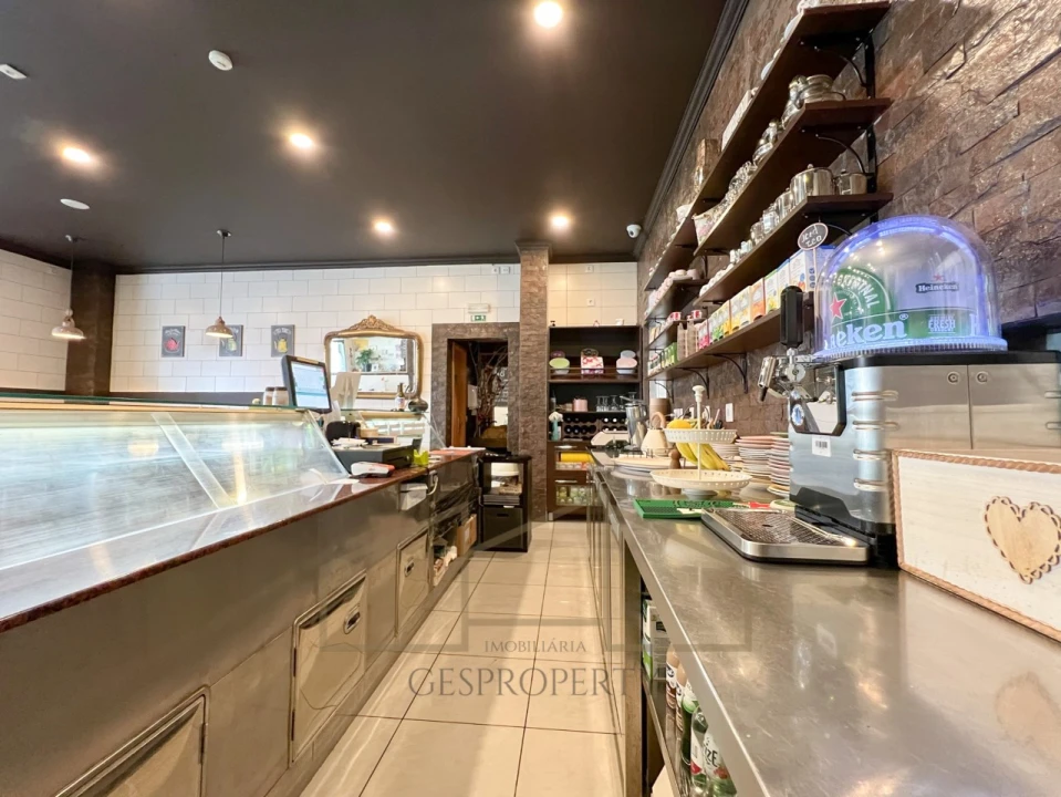 Loja para Venda em Charneca de Caparica e Sobreda Foto 8