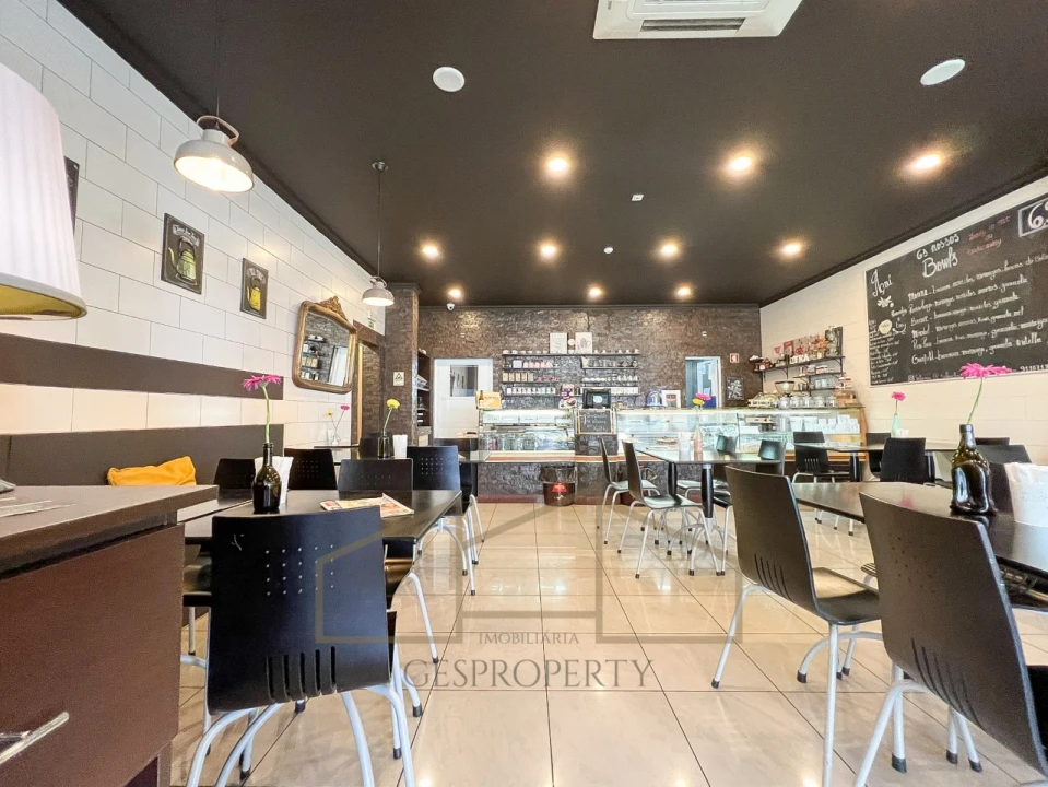 Loja para Venda em Charneca de Caparica e Sobreda Foto 11